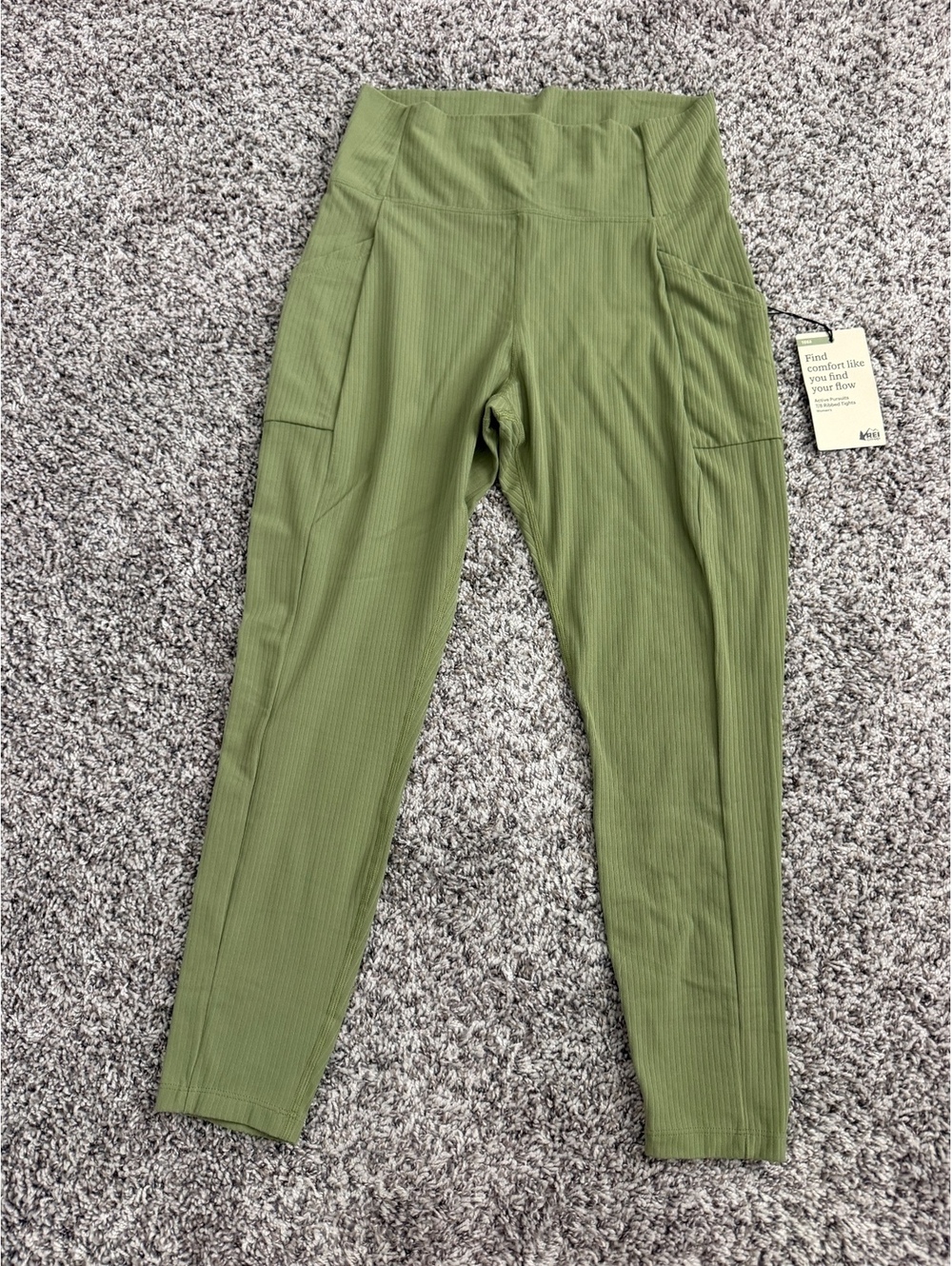 REI Co-op NWT Olive Green Active Ribbed leggings Side Pockets Women's Size L